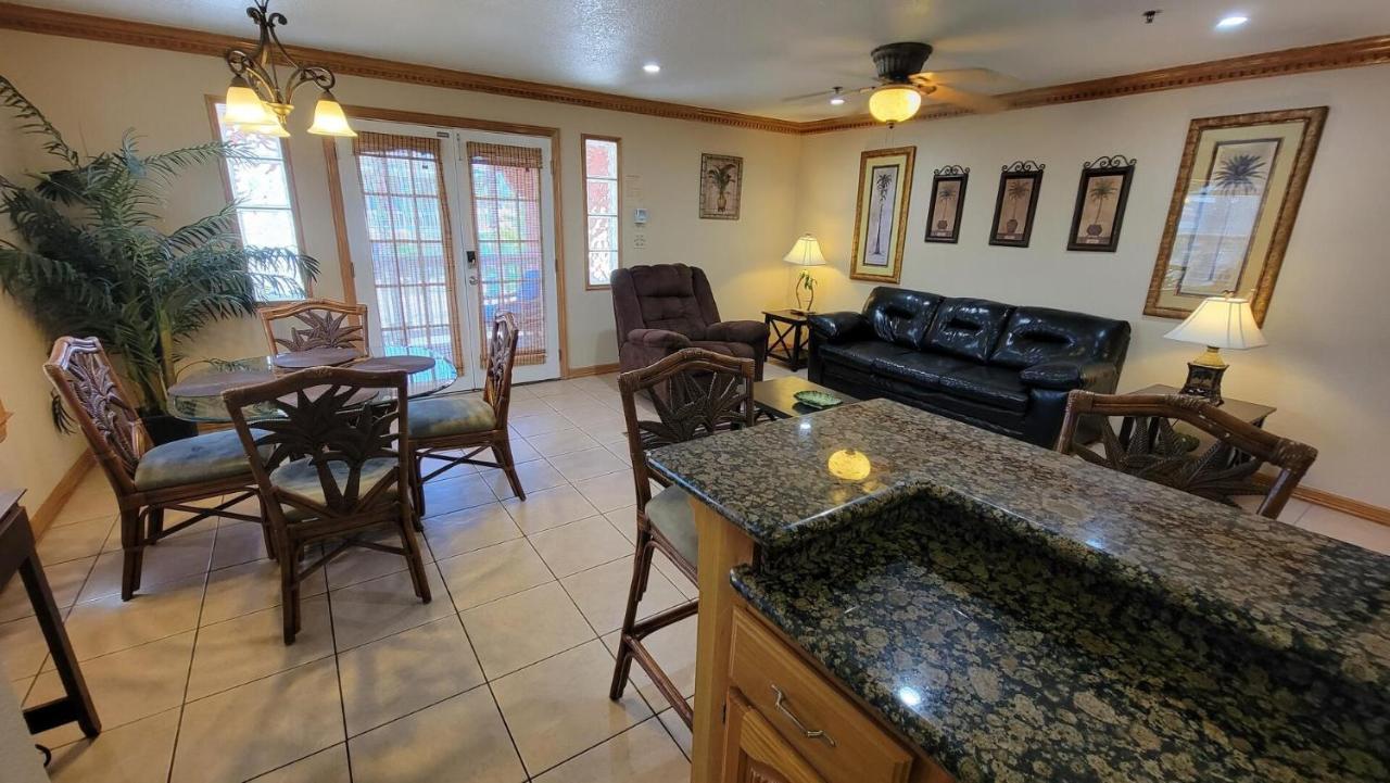 Cozy 2 Bedroom With Big Pool - Campeche Triplex Unit C Home South Padre Island Eksteriør billede