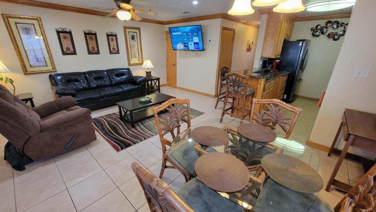 Cozy 2 Bedroom With Big Pool - Campeche Triplex Unit C Home South Padre Island Eksteriør billede