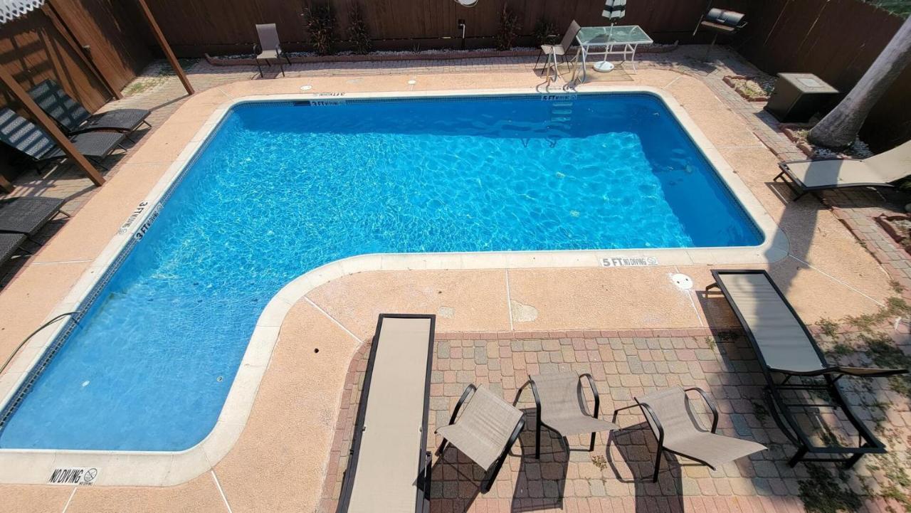 Cozy 2 Bedroom With Big Pool - Campeche Triplex Unit C Home South Padre Island Eksteriør billede