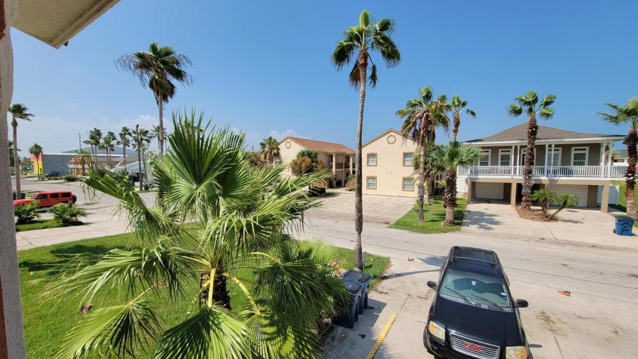 Cozy 2 Bedroom With Big Pool - Campeche Triplex Unit C Home South Padre Island Eksteriør billede