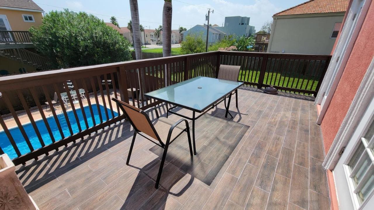 Cozy 2 Bedroom With Big Pool - Campeche Triplex Unit C Home South Padre Island Eksteriør billede